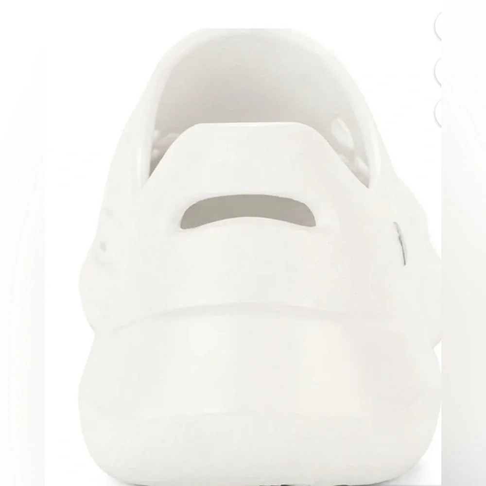 Rugged Shark Big Kids Size 5”Slip on Water Sneakers